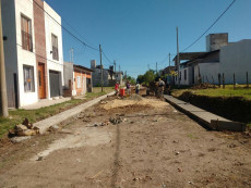 Construcción de cordón cuneta sobre calle Ituzaingo